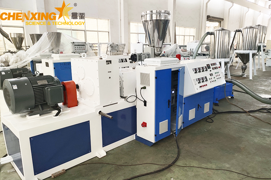 Water-cooled die face and hot-cut pelletizer producing uniform PVC pellets