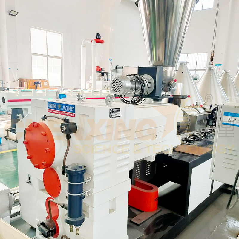 Single screw extruder machine for plastic pipe extrusion line.jpg