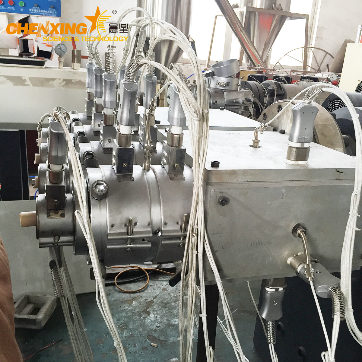 Four-cavity PVC pipe mould for high-output extrusion