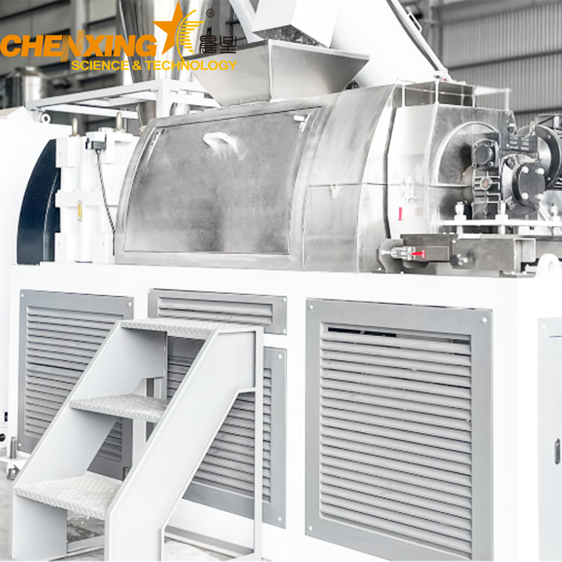 Integration of squeezer dryer with washing line and recycling extruder