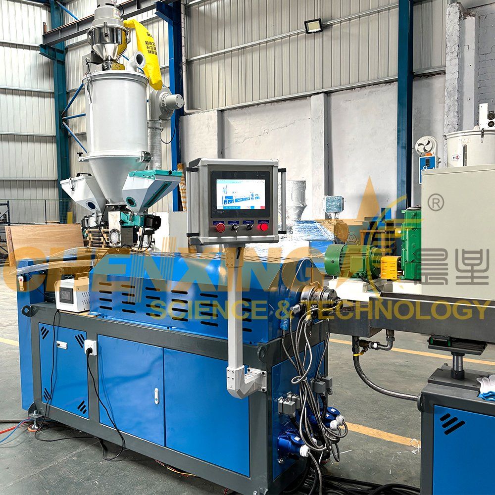 Single screw extruder for 3D filament manufacturing