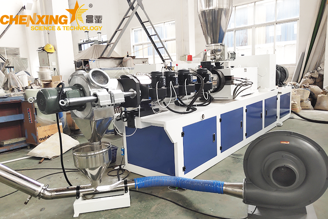 Stainless storage hopper and pneumatic blowing system for pellet transport