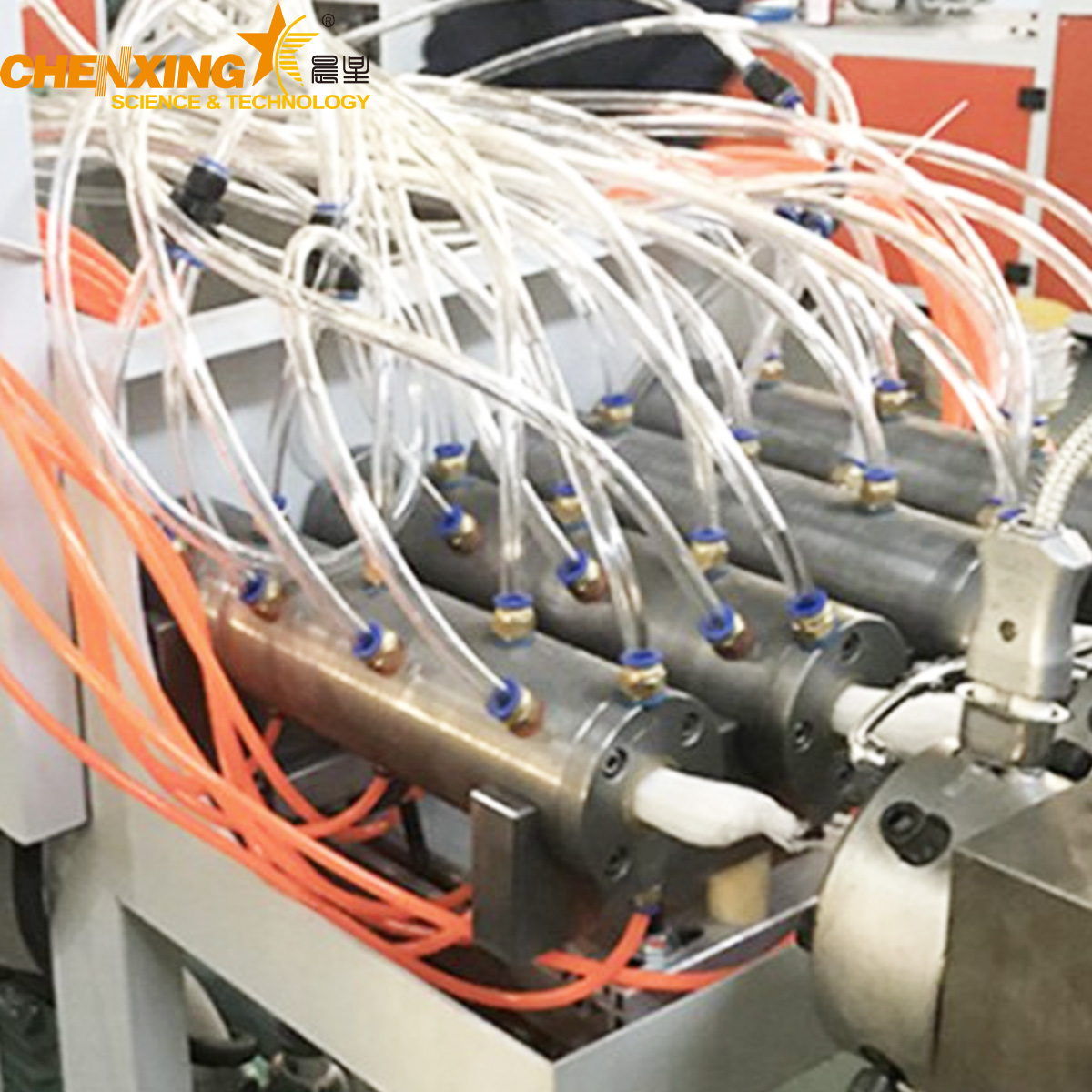 Vacuum sizing calibrator tank