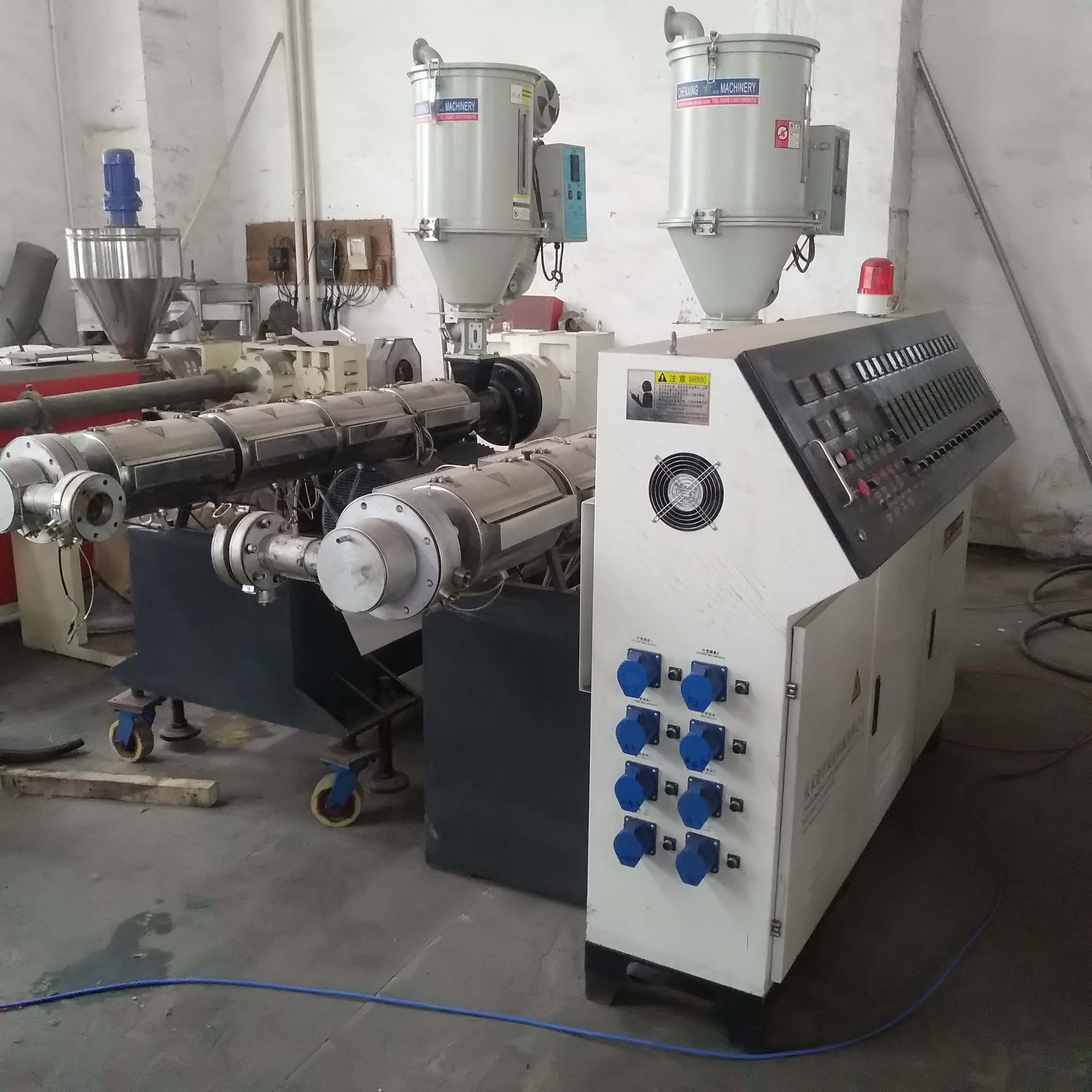 Double wall corrugated pipe extrusion line