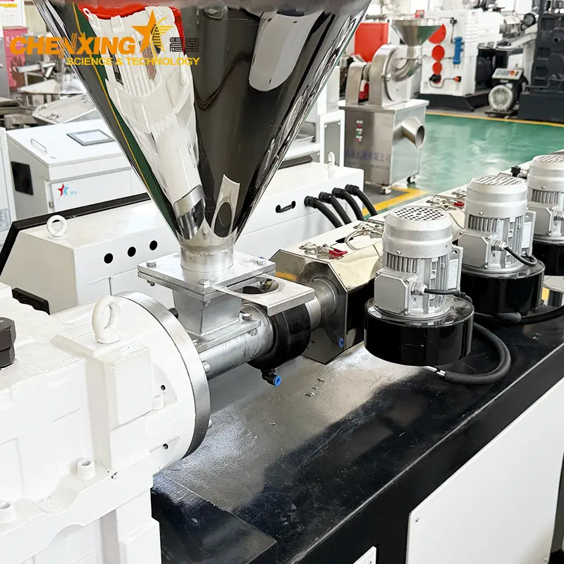 SJ series PLC control panel displaying real-time parameters &mdash; barrel zone temperatures 180&ndash;220&deg;C for HDPE pipe extrusion, screw speed 90 rpm, motor load 65%, melt pressure 18 MPa