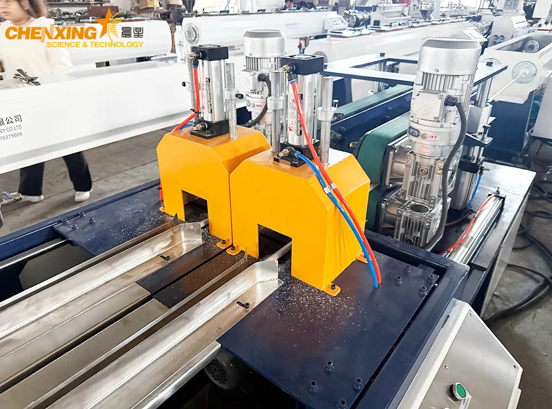 2.Multi cavity conduit pipe production line